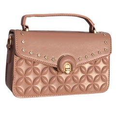 Hermoso baúl bolso importado con apliques y correa en reata