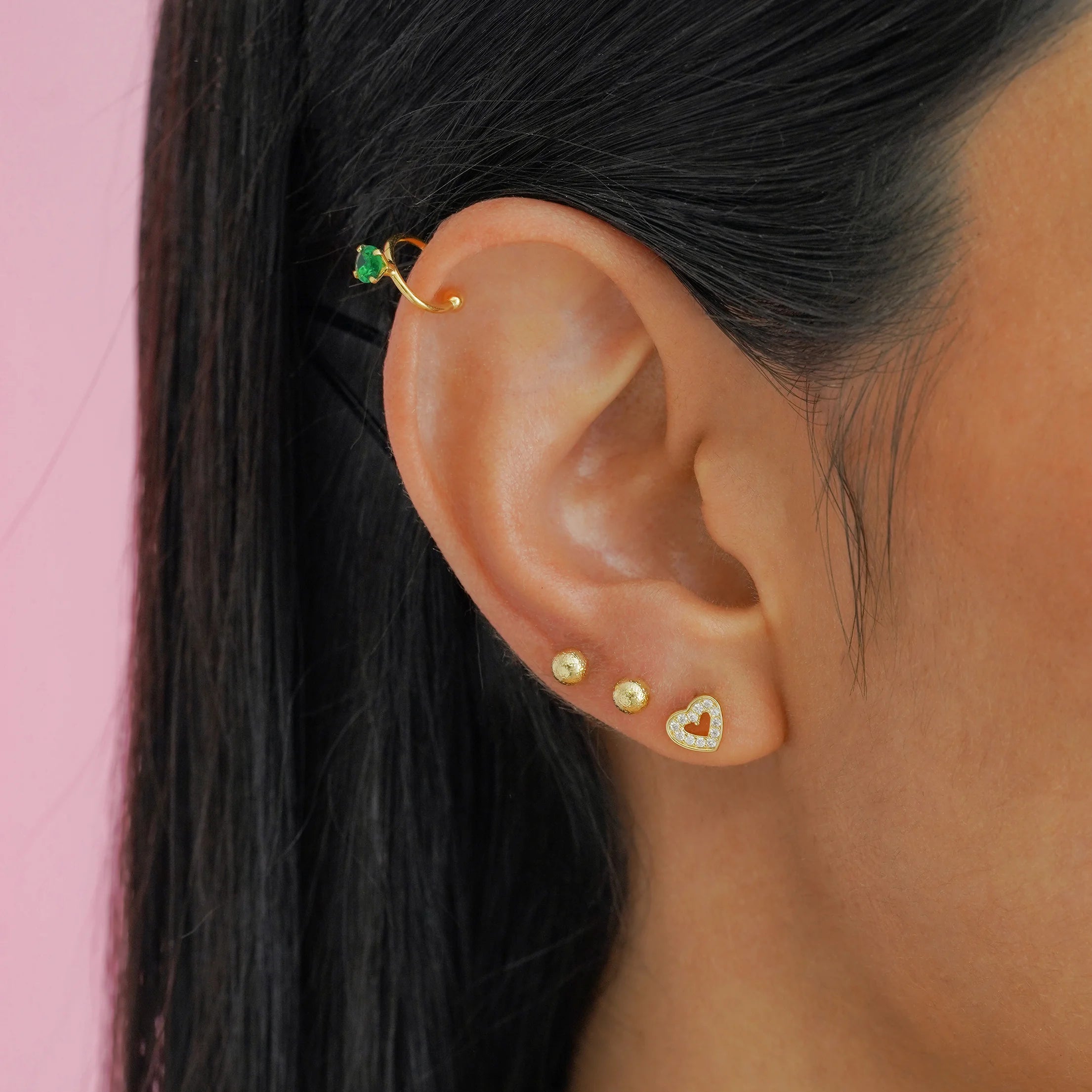 Aretes topitos oro laminado 18K corazones con cirnones Ref 34163