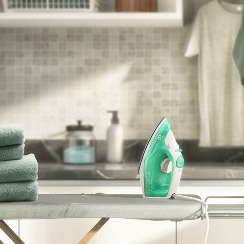 PLANCHA A VAPOR ELECTROLUX SIE70 1200 watts