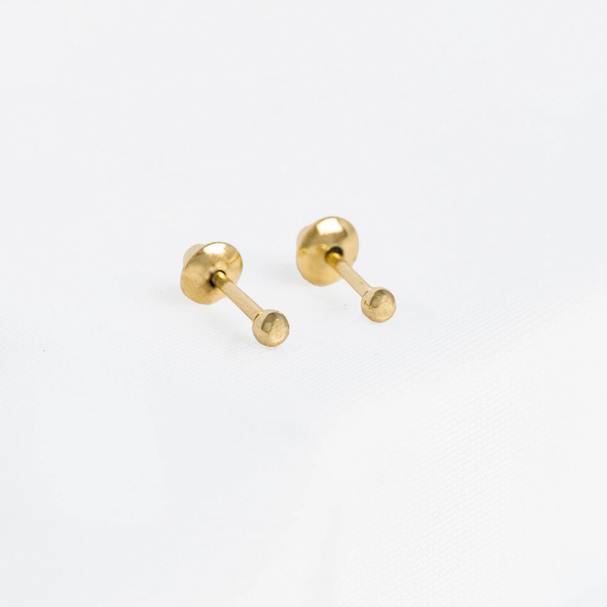 Aretes topos oro laminado 18K Balín 2mm Ref 33032